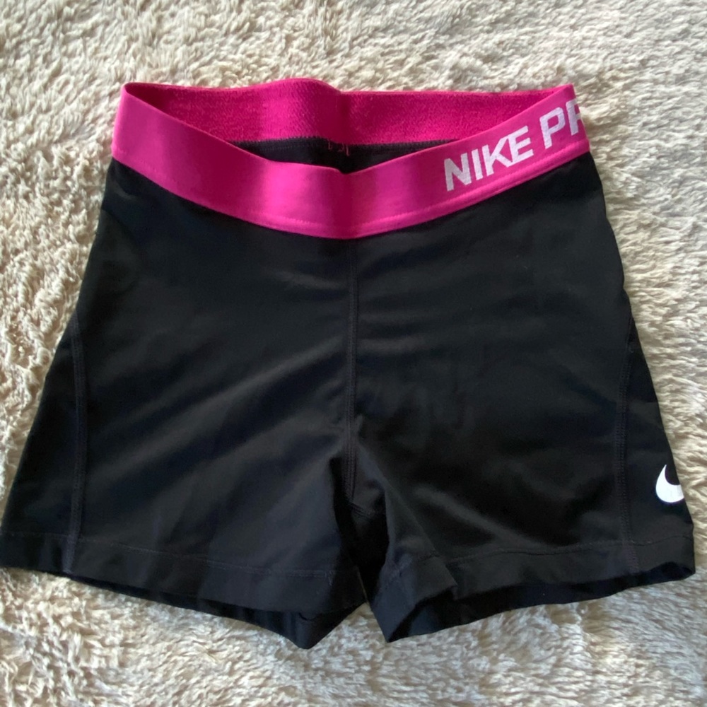 Women’s Nike Pro Dri-Fit shorts